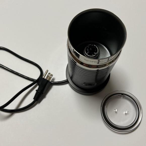 Nespresso Aeroccino 3 Milk Frother 3694 - Picture 5 of 5